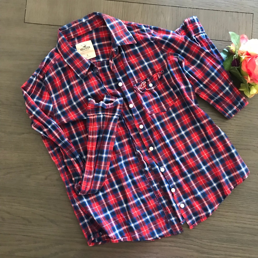 Plaid Hollister top, Light weight.